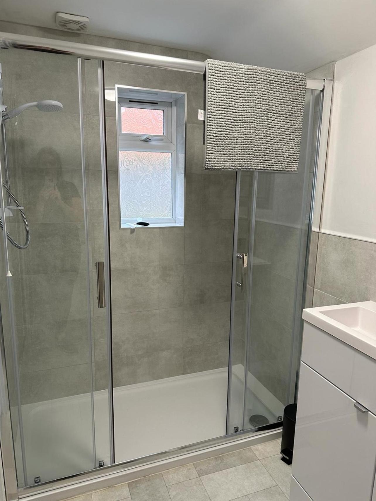 3 Bed Chill Glouc Free Parking Villa Gloucester Exterior foto
